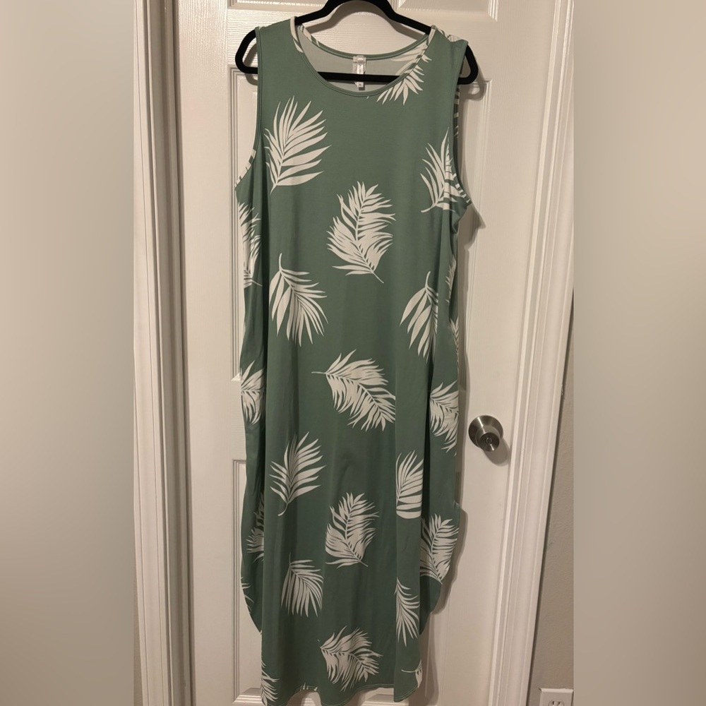 Green Leaf Print Sleeveless Maxi dress